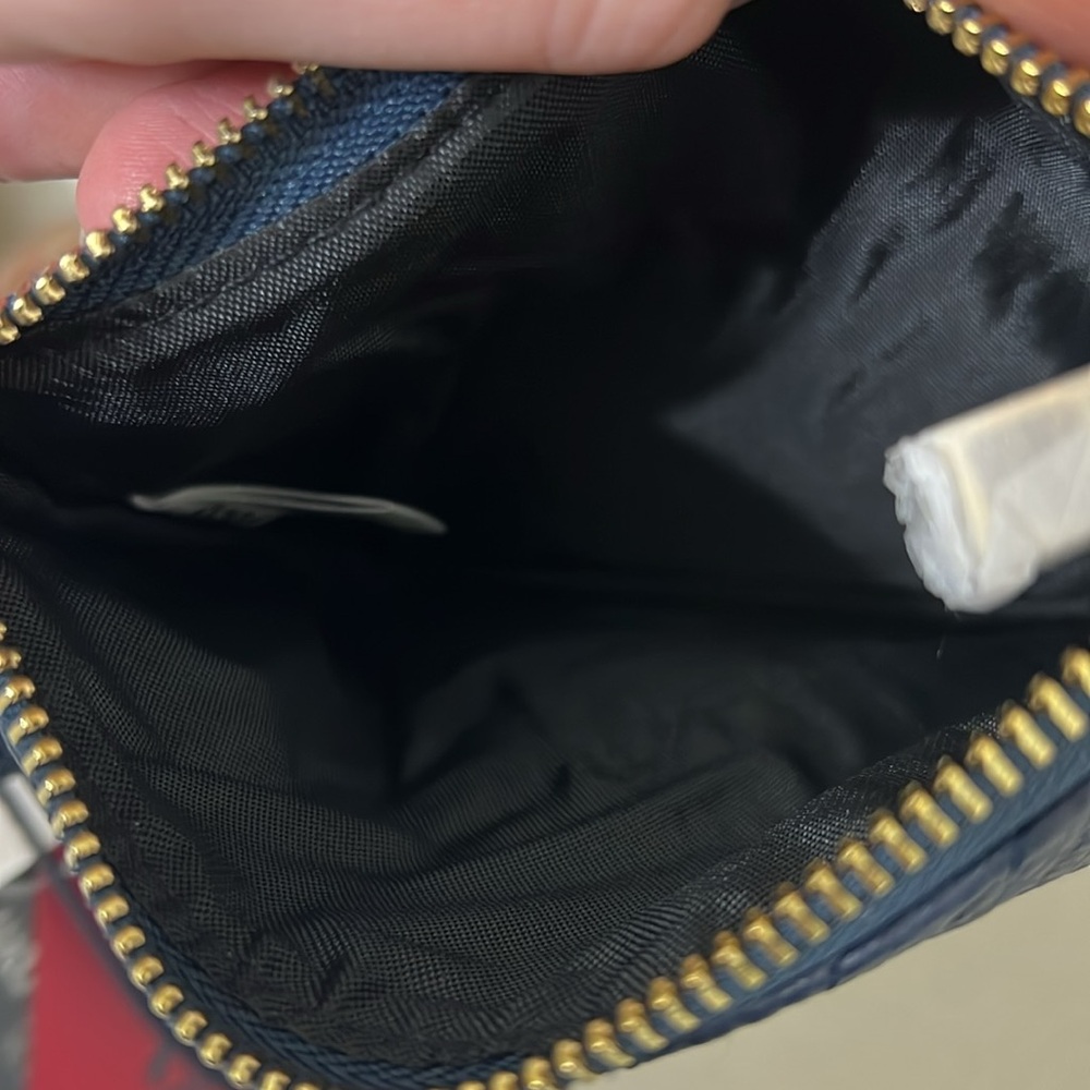 NWT Washington Capitals Penny, Vegan Leather Wristlet, Official Licensed NHL - Picture 8 of 8